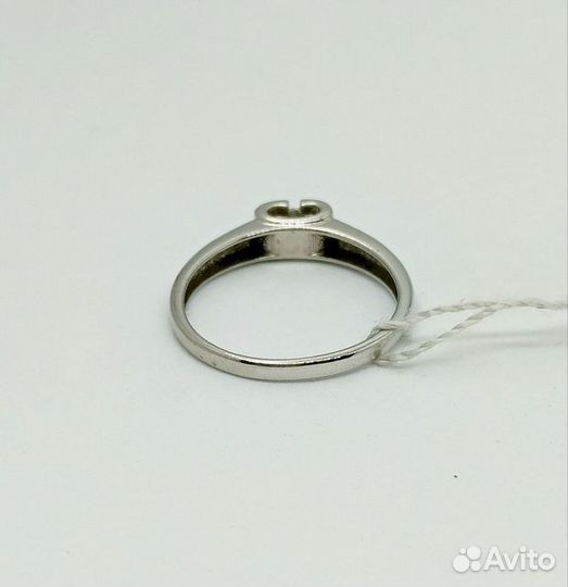 Золотое кольцо с камнем 15,5р