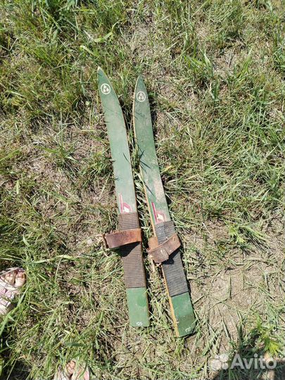 Лыжи, палки, ботинки