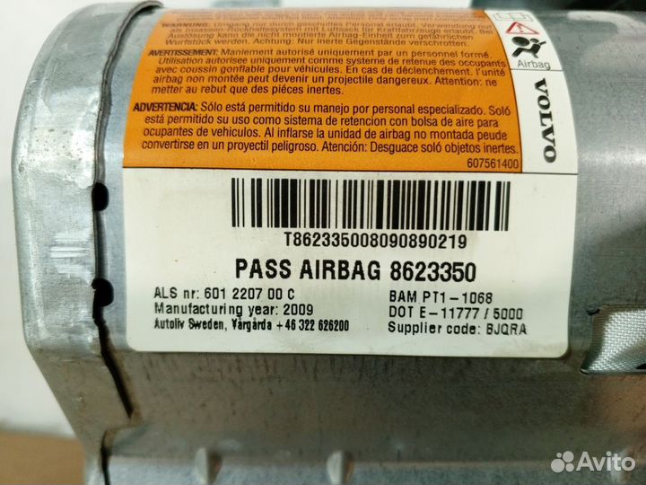 Подушка безопасности пассажирская (в торпедо) Volv