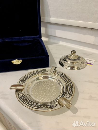 Серебряная пепельница