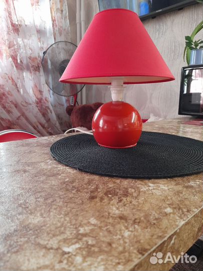 Лампа настольная