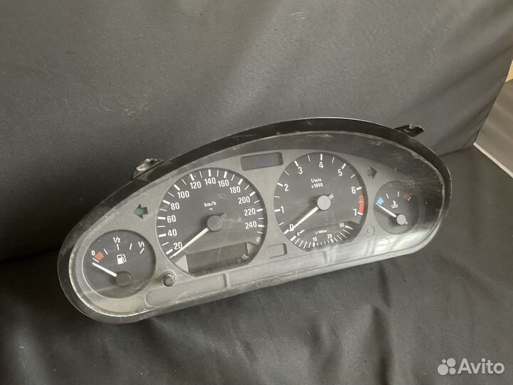 Приборная панельбмв e36