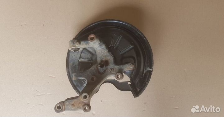 1K0505435AE skoda octavia A5 Кулак