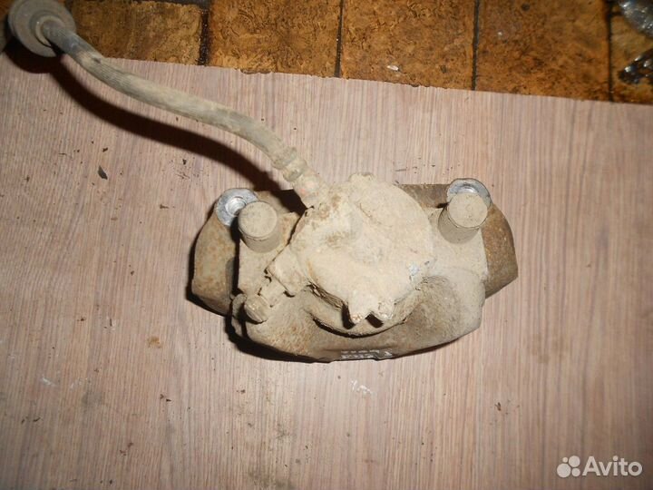 Суппорт передний правый