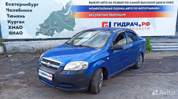 Накладка на торпедо правая Chevrolet Aveo T250 966