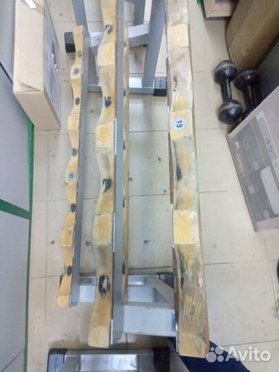 Стойка для гантелей