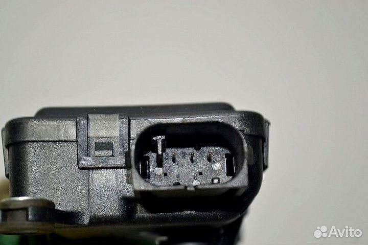 Регулятор положения створок подогревателя салона D