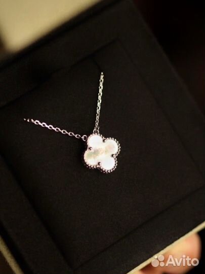 Van cleef цепочка с перламутром
