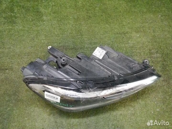 Фара правая Volkswagen Polo