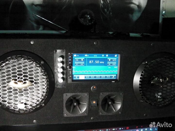 Музыкальная система Hand Made со светомузыкой