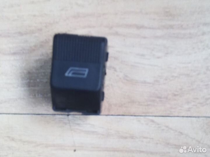 Кнопки стеклоподъемника Audi A4-A8 4D0