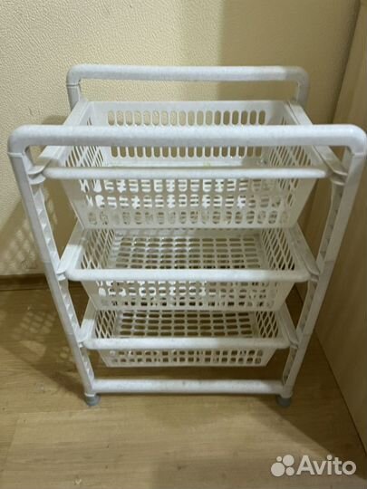 Этажерка пластиковая с выдвижными ящиками