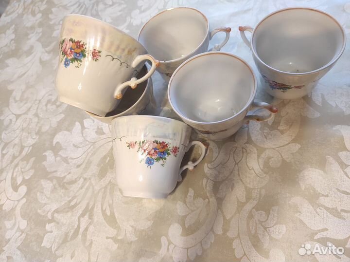 Чашки 6 штук и молочник