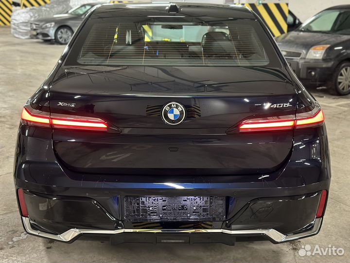 BMW 7 серия 3.0 AT, 2023, 16 000 км