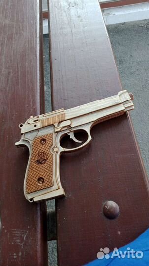 Деревянный пистолет