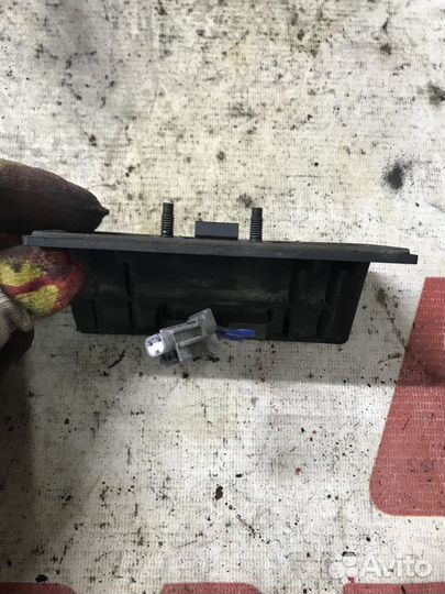 Кнопка открывания багажника Nissan Pathfinder