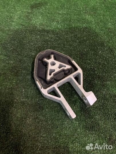 Опора двигателя нижняя volvo XC40