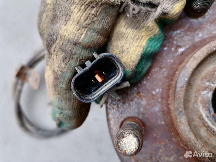 Кулак поворотный пер. левый Mitsubishi Lancer IX