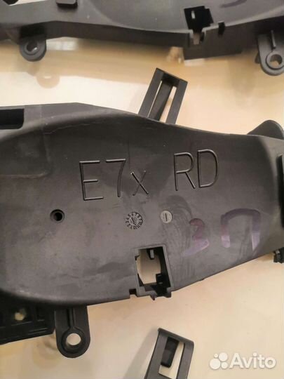 Кронштейн ручки двери бмв е70 е71 е72