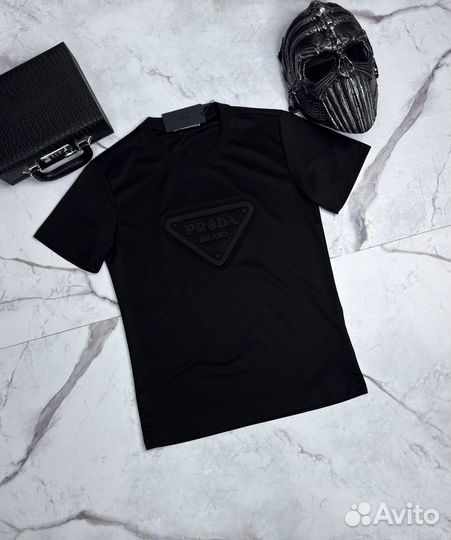 Футболка prada