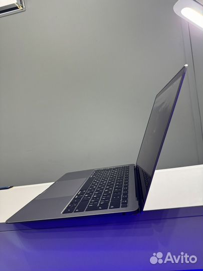 Apple macbook air 13 2019 16/256gb