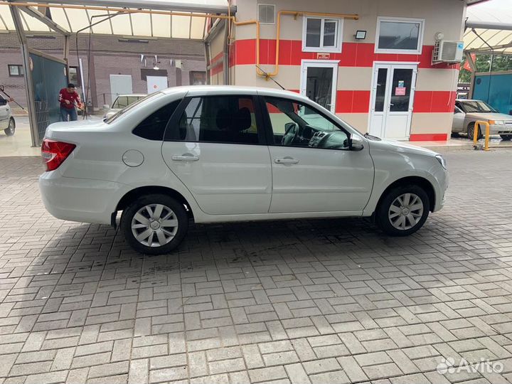 LADA Granta 1.6 МТ, 2021, 65 000 км