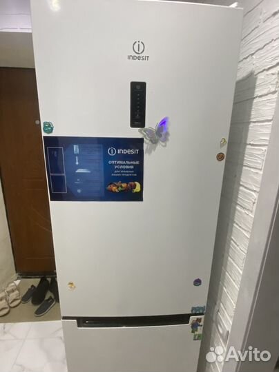 Холодильник indesit