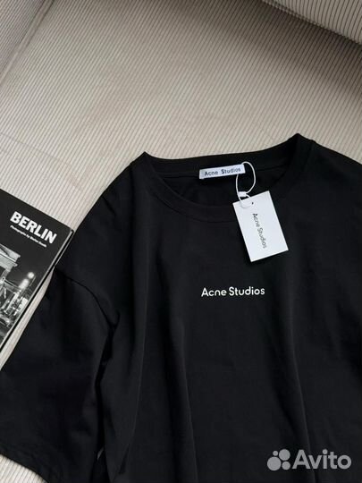 Acne studios футболка черная и белая