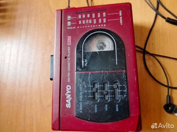 Кассетный плеер с радио Sanyo mgr78