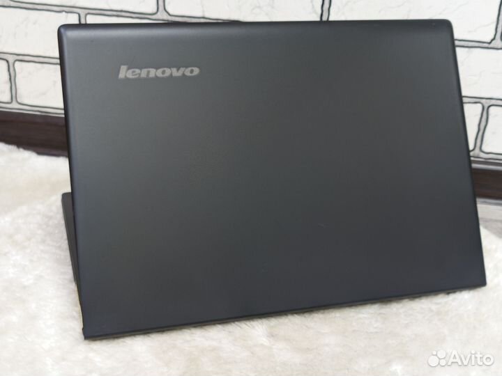 Lenovo / i3-5005U / GF920MX /8GB / SSD 240Gb