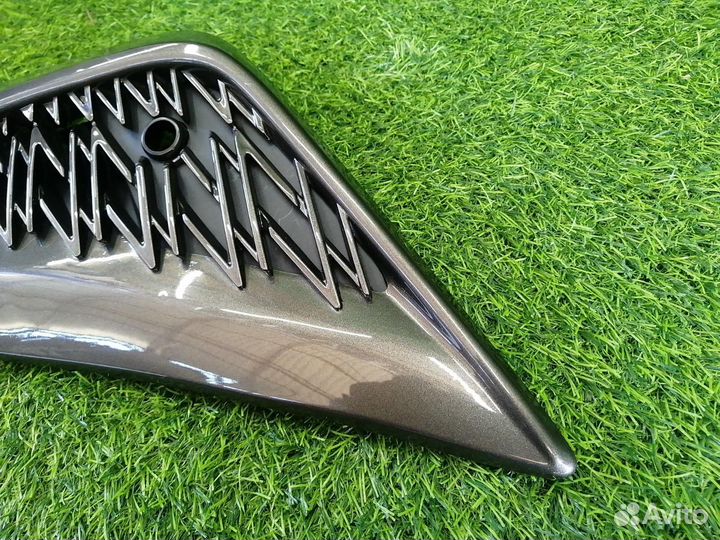 Решетка в бампер правая Lexus Nx200 Z10 2018