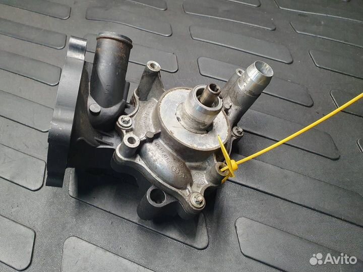 Водяная помпа Audi Q7 4L 2008 079121014F