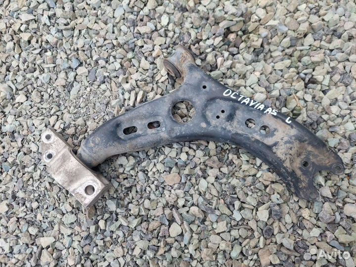 Передние рычаги Skoda Octavia A5