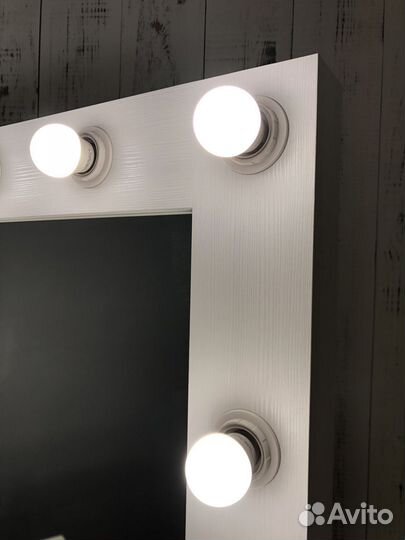 Зеркало с подсветкой