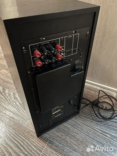 Сабвуфер Yamaha YST SW205