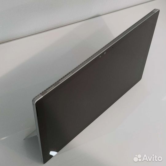 Microsoft Surface Pro 4, Intel m3, 4 озу, 128 SSD