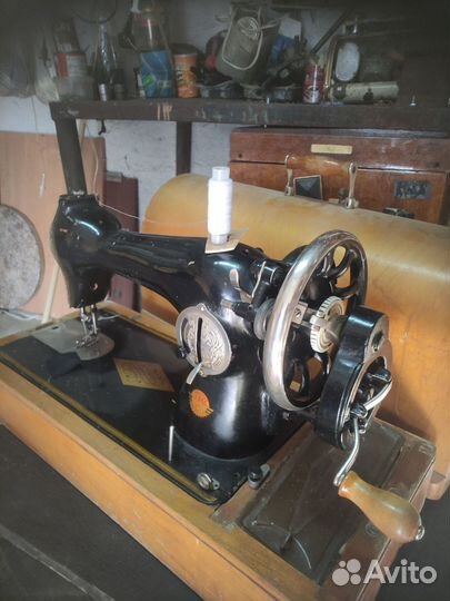 Ручная швейная машинка