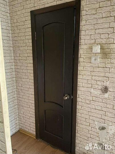 Дверь входная деревянная с коробкой