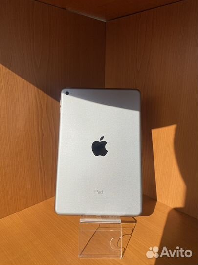 Планшет Apple iPad Mini 4 64gb