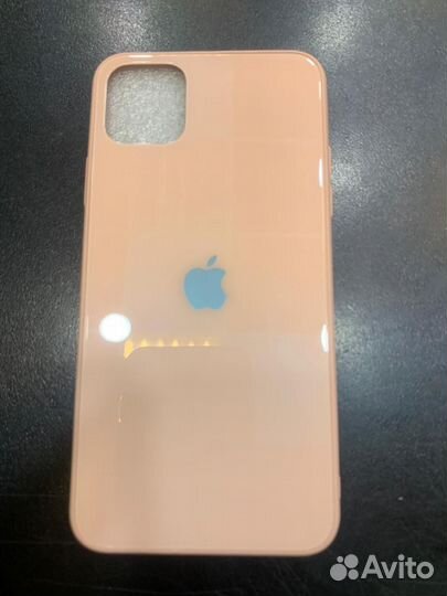 Чехол стеклянный на iPhone