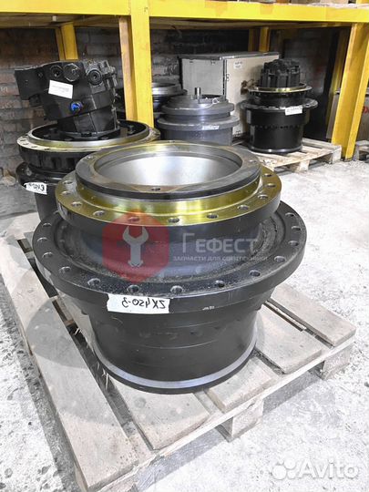 Бортовой редуктор Hitachi ZX520LCR-3 9263595