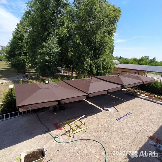 Уличный зонт для кафе