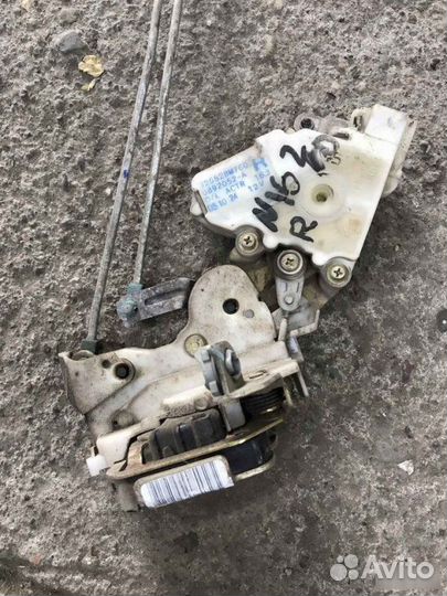 Замок двери задний правый Nissan Almera N16