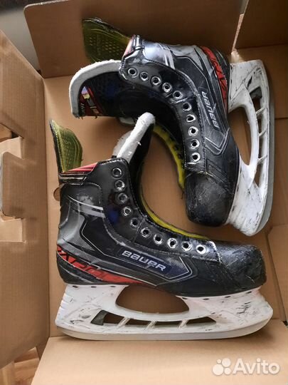 Коньки хоккейные