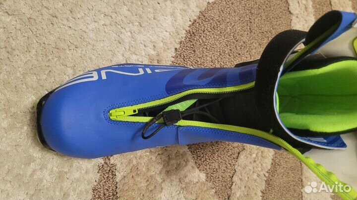 Лыжные ботинки spine коньковые