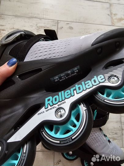 Роликовые коньки