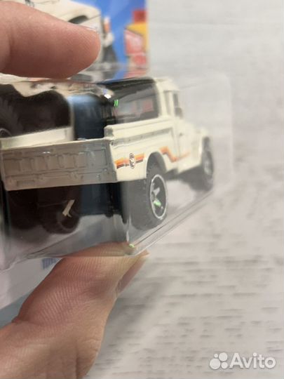 Hot wheels toyota land cruiser (th)