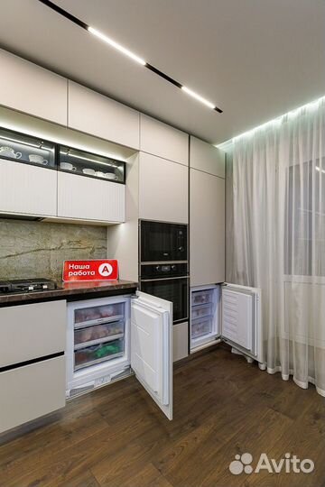 Кухонный гарнитур с витринами