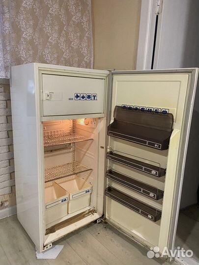 Холодильник ретро Юрюзань5 под ремонт
