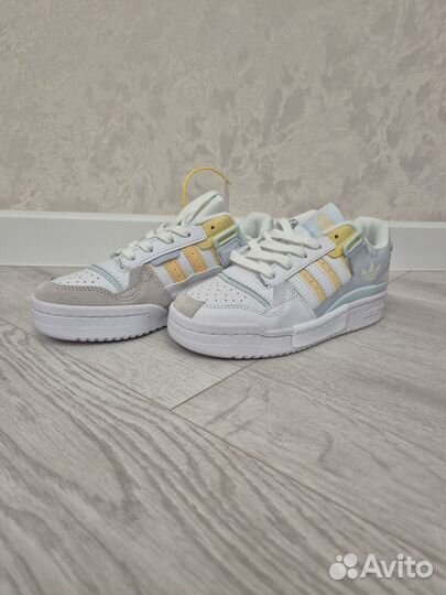 Кроссовки adidas